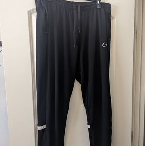 Nike dri fit sweatpants